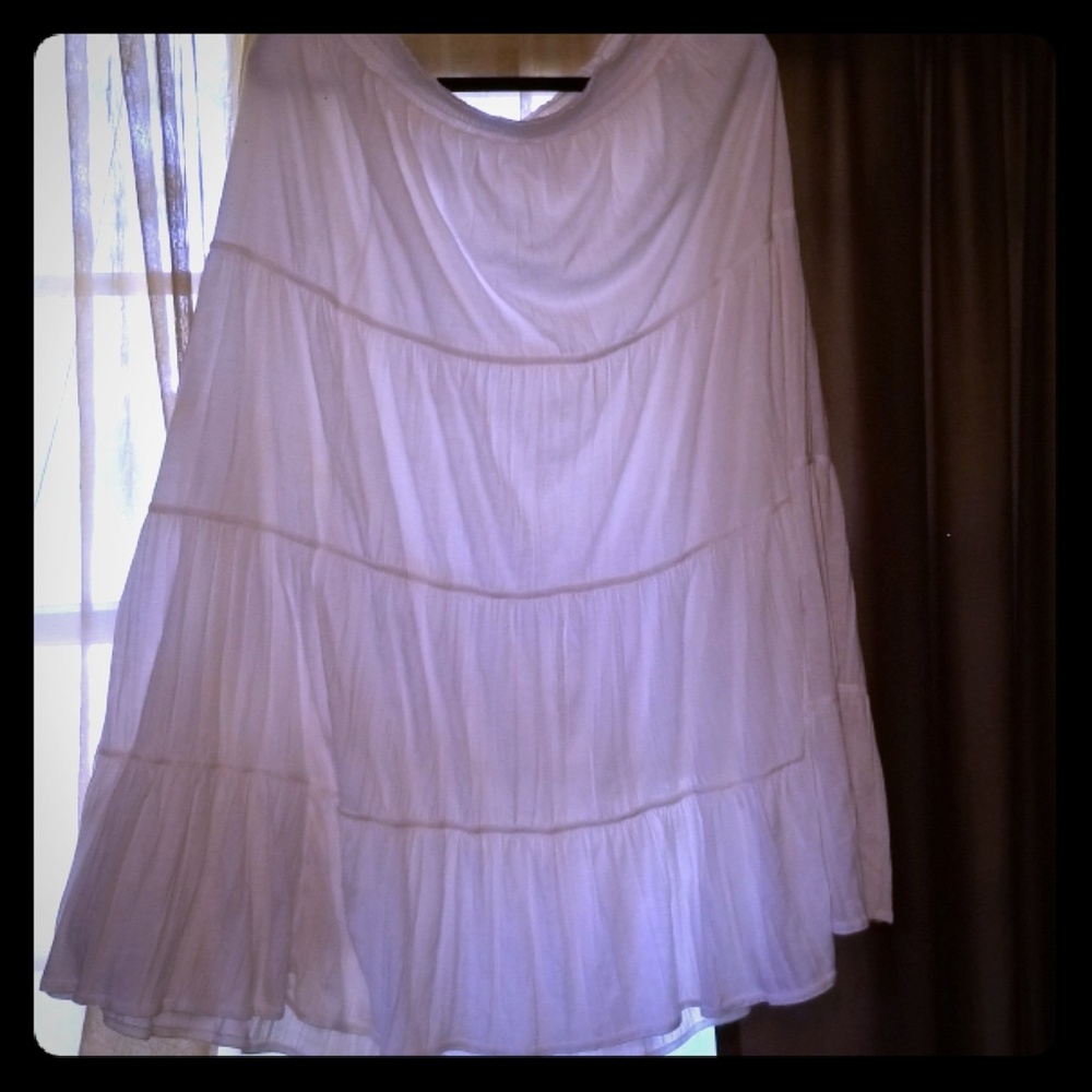 Light weight White maxi skirt  Xl to 1X